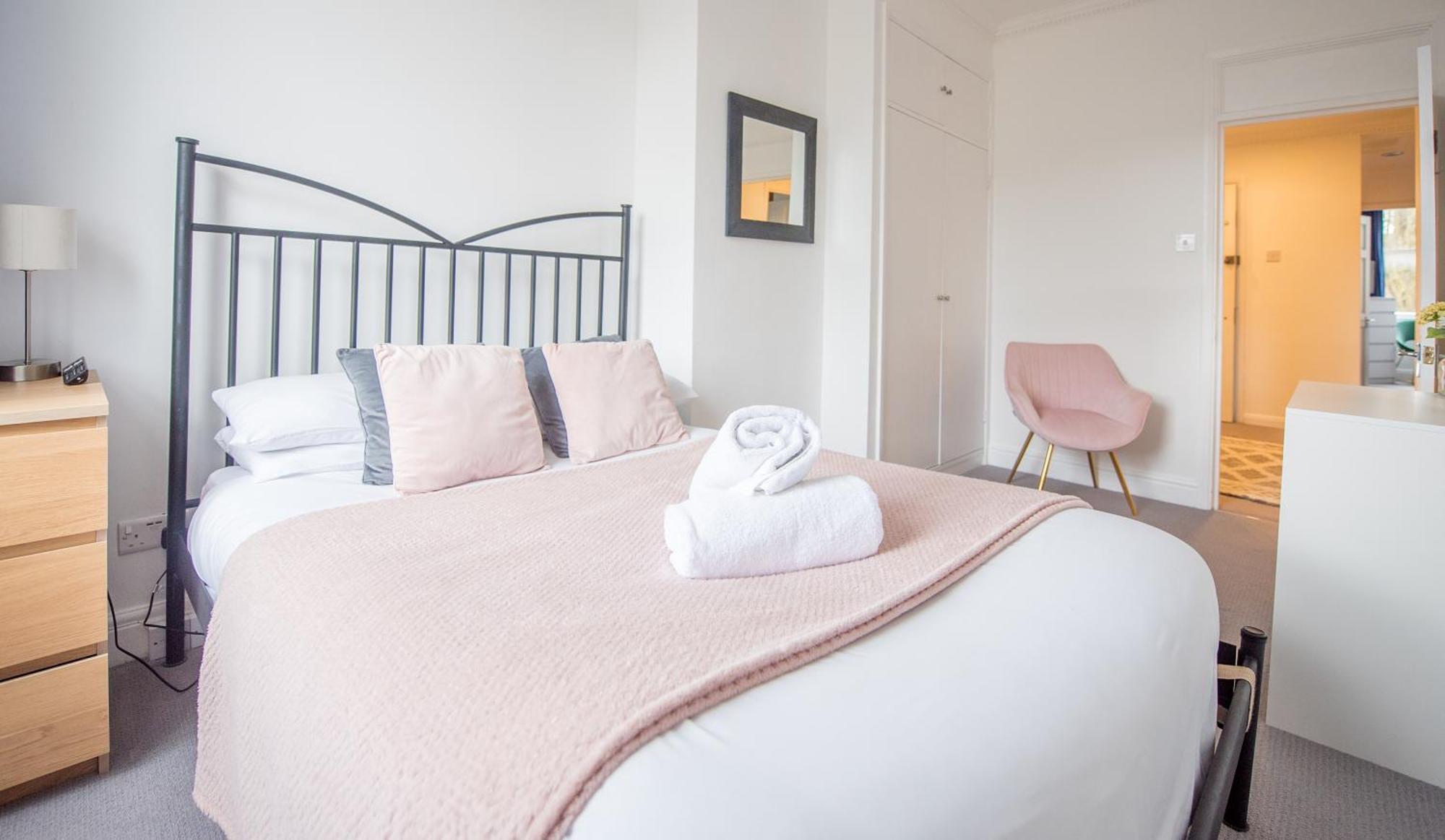 Grosvenor Pad - Lovely 2-Bed Flat - Free On Street Parking Bath Eksteriør billede